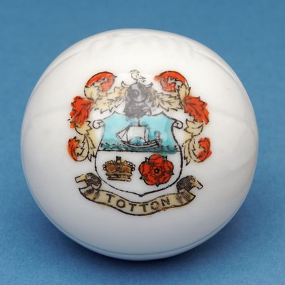 Souvenir araldico miniatura di calcio con trasferimento dello stemma di Totton da English School