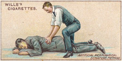 Respirazione artificiale, metodo Schafer, n.25 dalla serie di carte di sigarette di primo soccorso di Willss, 1913 da English School