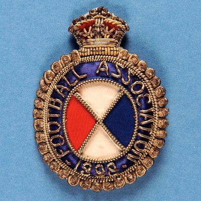 Distintivo della Football Association, 1898 da English School