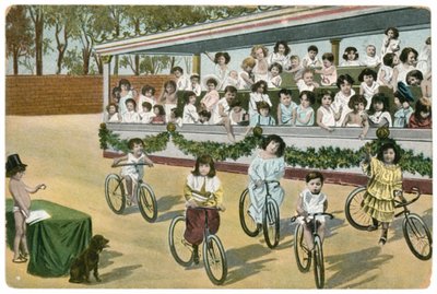 Gara di biciclette per bambini da English School