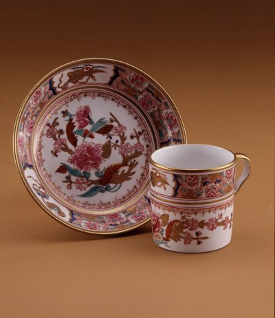 Tazza da caffè in stile cinese e piattino, Spode, Staffordshire, c.1800 da English School