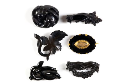 Gioielli di costume, 1800 (jet) da English School