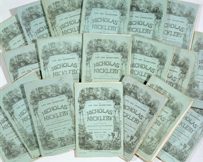 Copertine delle pubblicazioni mensili di La vita e le avventure di Nicholas Nickleby di Charles Dickens, pubblicato nel 1839 da English School