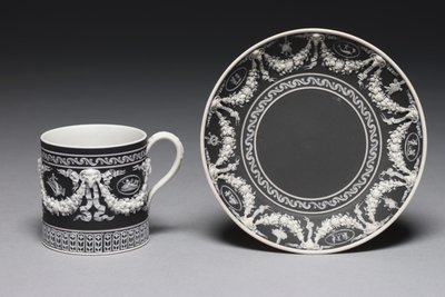 Tazza e piattino, progettato e realizzato da Wedgwood Factory, c.1790 da English School