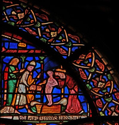 Dettaglio della Vetrata dei Miracoli raffigurante il bambino Geoffrey di Winchester che fa un