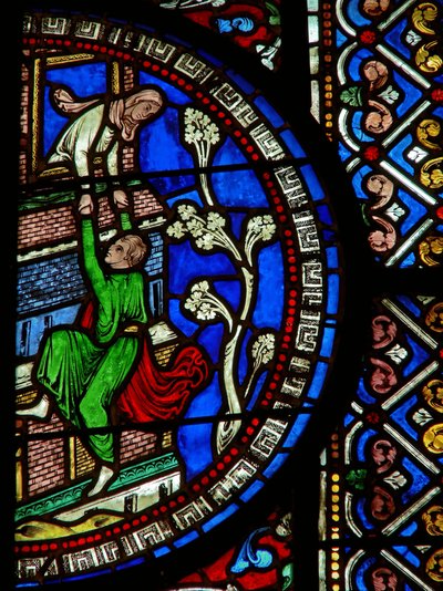 Dettaglio della vetrata est della Cappella della Trinità raffigurante Davide che fugge dalla città da English School