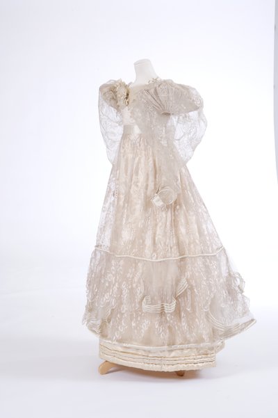 Abito da sera, 1829 (seta e garza tessuta a macchina) da English School