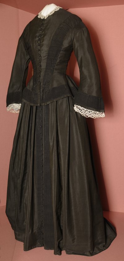 Corpetto nero e gonna abbinata di Florence Nightingale, c.1870 da English School