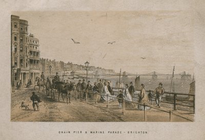 Vista generale del Molo a Catena e del Marine Parade a Brighton da English School