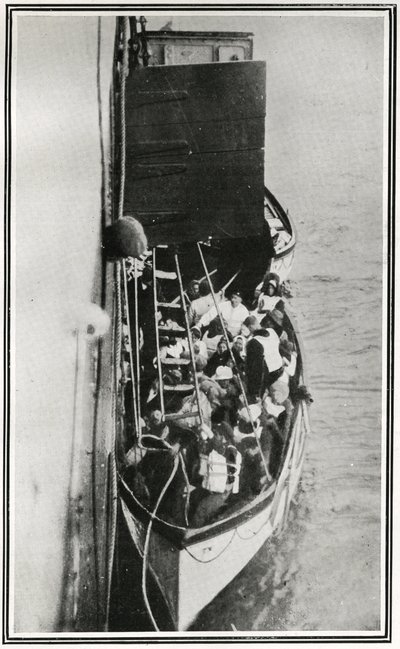 Come i sopravvissuti del Titanic sono stati raccolti dal Carpathia, da 