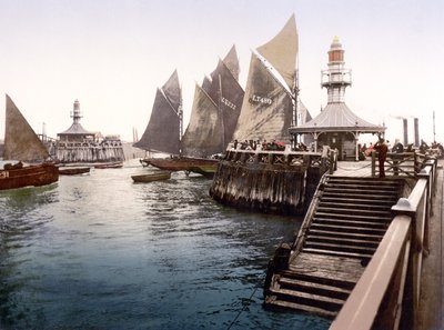 Pier Head II, Lowestoft da English School