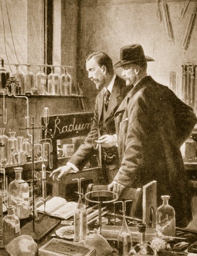 Pierre Curie chiacchiera con Sir William Ramsay da English School