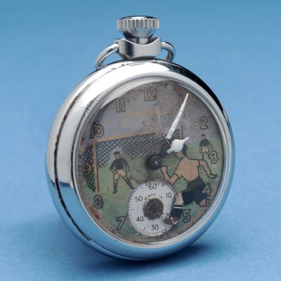 Orologio da tasca con quadrante raffigurante un calciatore da English School