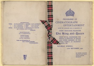 Programma di intrattenimento cinematografico alla presenza del Re e della Regina da English School