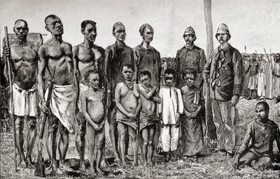 Nativi pigmei a confronto con ufficiali inglesi, sudanesi e zanzibarini, 1890 da English School