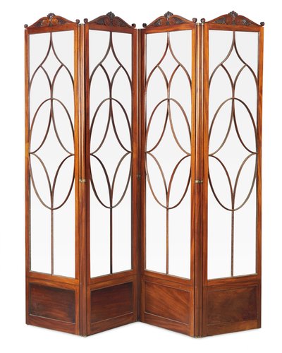 Schermo a quattro pieghe in stile Regency con cresta fogliata, c.1815 da English School