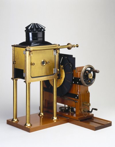 Replica dello zoopraxiscopio progettato da Eadweard Muybridge (1830-1904) 1880 da English School