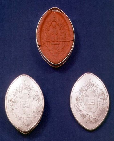 Scatole Skippet incise con stemmi in cartigli rococò, Londra, 1740 da English School