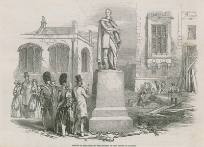 Statua del Duca di Wellington alla Torre di Londra da English School