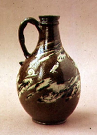 Bottiglia in gres con decorazione marmorizzata di J.Dwight, Fulham Pottery, fine XVII secolo da English School