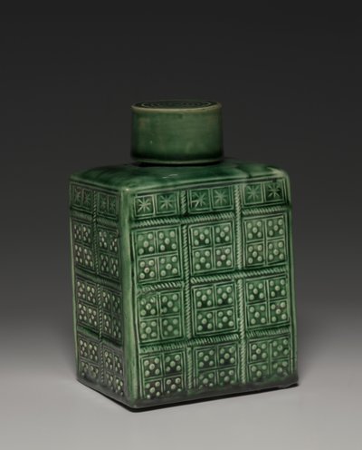 Scatola da tè con coperchio, Fabbrica di Staffordshire, c.1750-1800 da English School