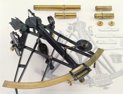 Sestante da dieci pollici, probabilmente di George Adams, firmato dal rivenditore William Healer (ottone con finitura ossidata originale) da English School