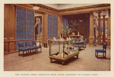 Show Room della London Shoe Company, progettato su linee classiche da English School