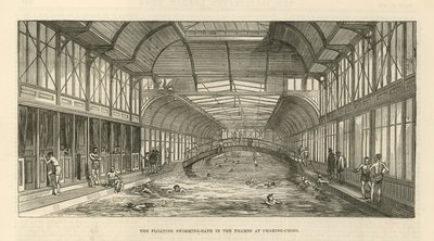 La piscina galleggiante nel Tamigi a Charing Cross da English School