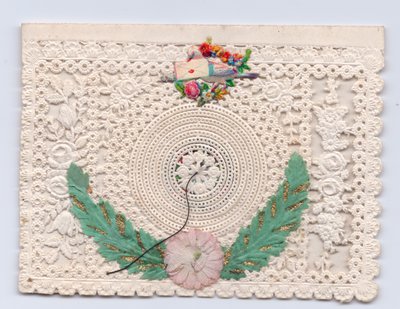 Biglietto di auguri vittoriano con un alveare e una colomba che tiene una busta, c.1880 da English School