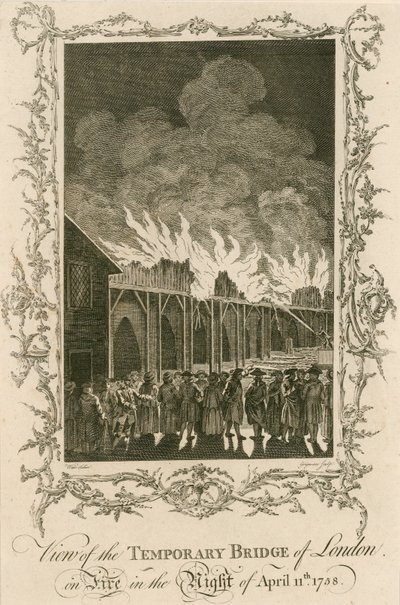 Vista del ponte temporaneo di Londra in fiamme nella notte dell