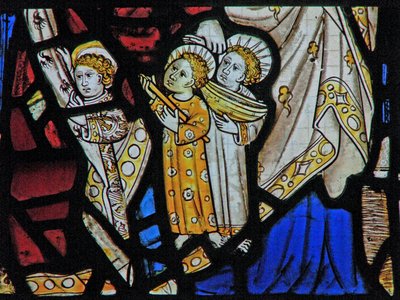 Finestra Ew che raffigura Santa Maria Cleofa, Alfeo e i loro figli da English School