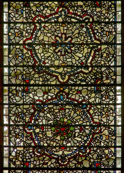 Vetrata delle Cinque Sorelle raffigurante grisaille da English School