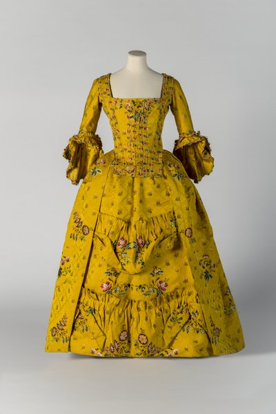 Abito aperto broccato giallo e sottogonna, c.1750 da English School
