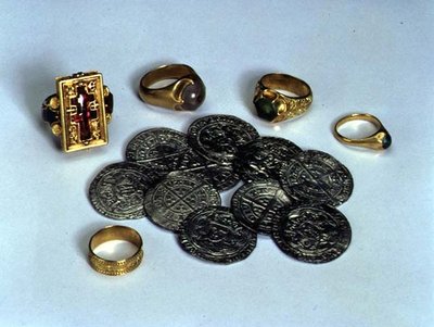 Anelli dal Thame Hoard e dieci groat d