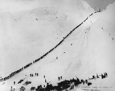 Portatori che ascendono il passo di Chilkoot da Eric A. Hegg