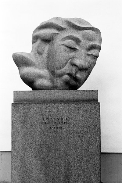Scultura di Eric Gnista "Molnet", Castello di Gripsholm, vicino a Stoccolma, Svezia da Eric Gnista