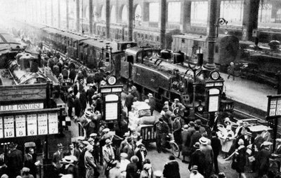 Arrivo del treno alla stazione nord, Parigi, 1931 da Ernest Flammarion