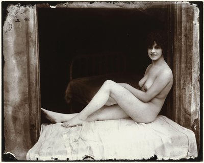 Ritratto di una donna nuda sconosciuta alla finestra da Ernest James Bellocq