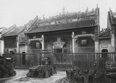 Pinglofu, Kuangsi, Città di Pinglo sul fiume Kuei, Canton Club da Ernst Boerschmann