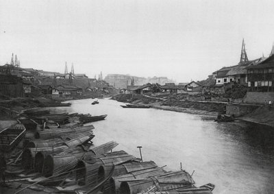 Tzeliutsing, Szechuan, Il distretto industriale dei pozzi di sale da Ernst Boerschmann