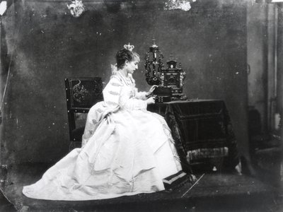 Sarah Bernhardt (1844-1923) nel ruolo di Marie de Neubourg in 