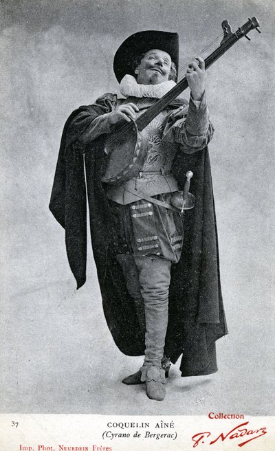 Constant Poppy alias Coquelin aîné fotografato nel costume di Cyrano de Bergerac (foto) da Etienne Neurdein