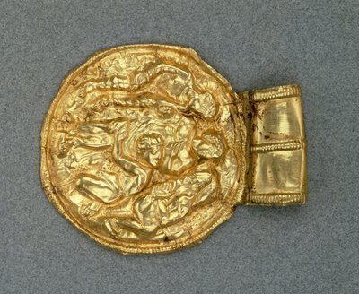 Pendente a bulla in rilievo da Etruscan