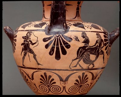 Hydria con rappresentazione di Ercole che scocca una freccia sul centauro Nesso, Deianira è la seconda da destra, terracotta, 450-400 a.C. da Etruscan