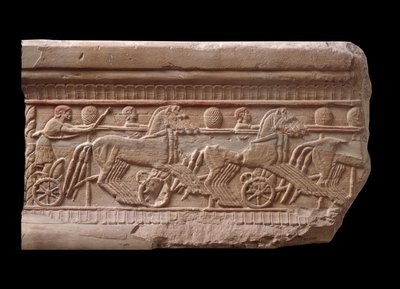 Rilievo con corsa di carri da un cippo di marmo di Chiusi, Italia, VI secolo a.C. da Etruscan
