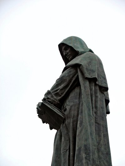 Monumento a Giordano Bruno (1548-1600) filosofo domenicano e frate. Scultura di Ettore Ferrari (1845-1929) 1889 Campo dei Fiori, Roma da Ettore Ferrari