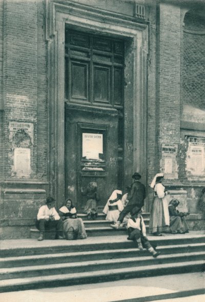 Luogo di incontro dei modelli di artisti davanti a una chiesa in Via Babuino, Roma, Italia, 1927 da Eugen Poppel