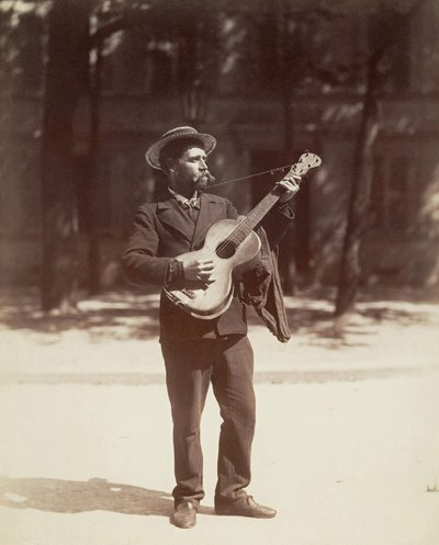 Suonatore di chitarra, Parigi da Eugène Atget
