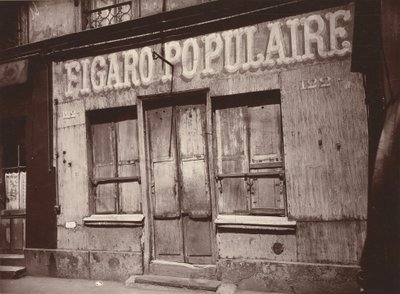 Le Figaro populaire, 122 Boulevard de la Villette (facciata di un barbiere, 122 Boulevard de la Villette) da Eugène Atget