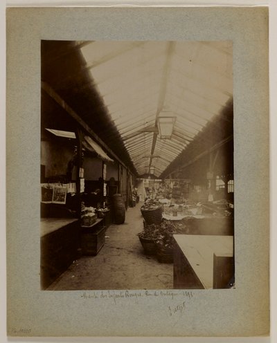 Marché des Enfants-Rouges, rue de Bretagne, 3ème arrondissement, Parigi da Eugène Atget